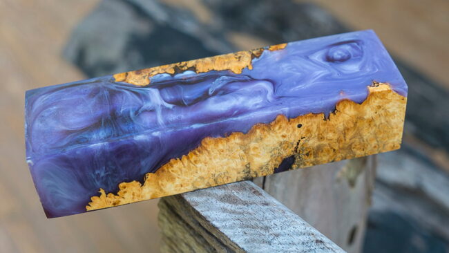 casting-epoxy-resin-burl-wood-background